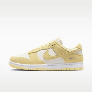 NIKE ダンク LOW スエード — ウィメンズシューズ