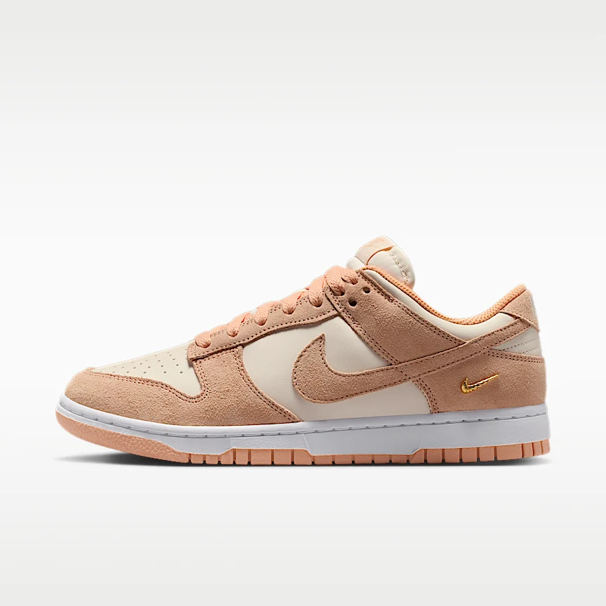 NIKE ダンク LOW スエード — ウィメンズシューズ