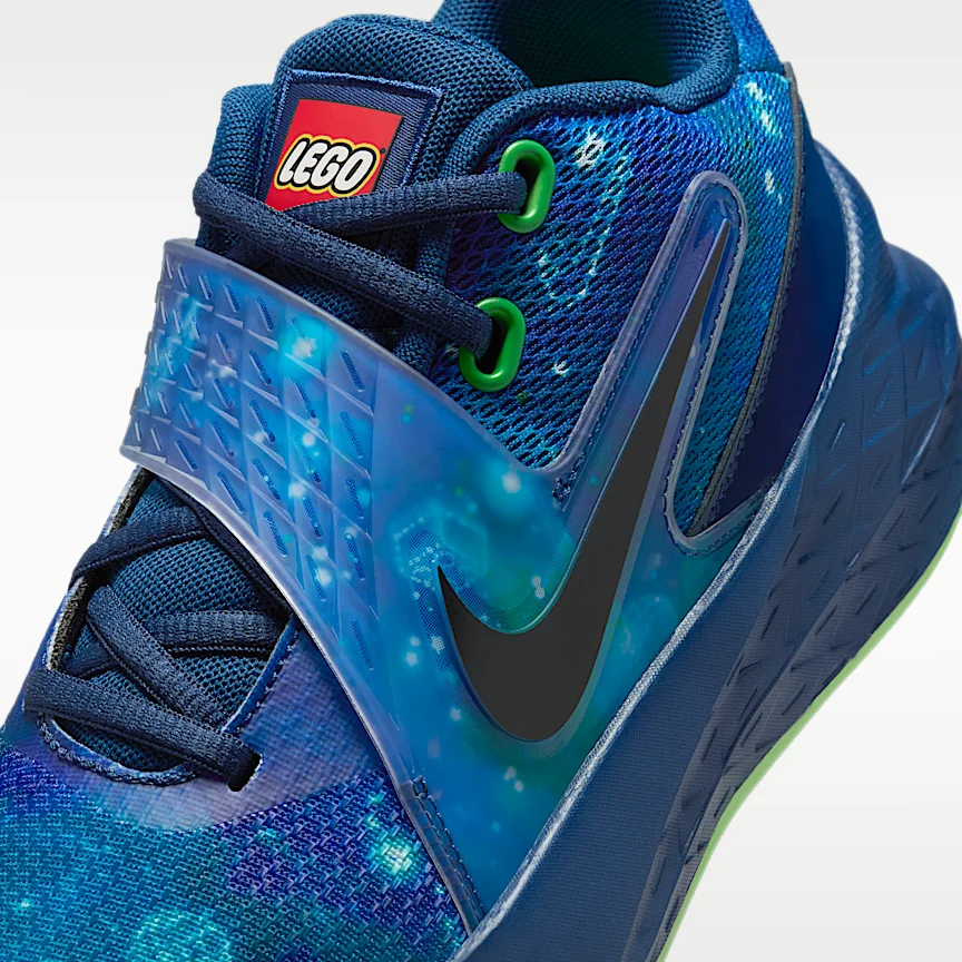 NIKE Hustle D 12 x LEGO® Collection — Big Kids' Basketball Shoes - Image 7