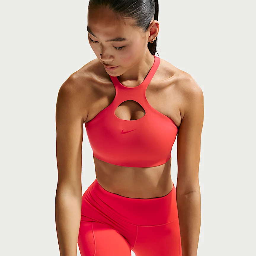 NIKE ユニバーサ — ウィメンズ ミディアムサポート パッディド スポーツブラ - Image 3