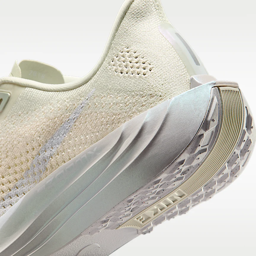 NIKE ペガサス プラス — ウィメンズ ロードランニングシューズ - Image 8
