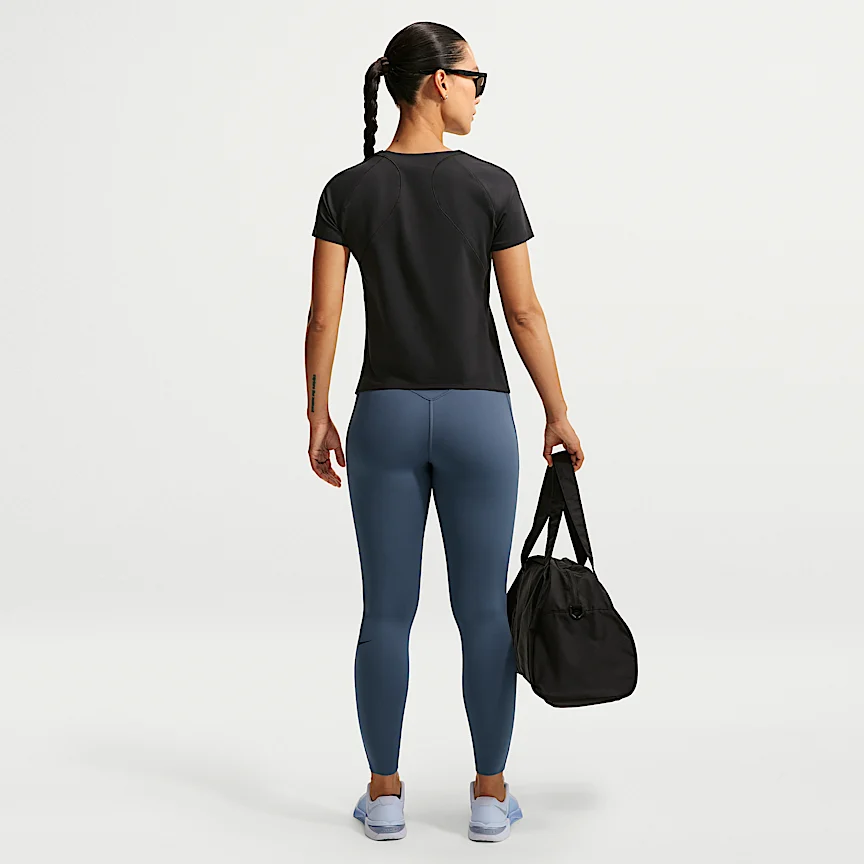NIKE ユニバーサ — ウィメンズ Dri-FIT ショートスリーブ トップ - Image 5