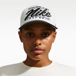 NIKE Rise — Structured A-Frame Cap