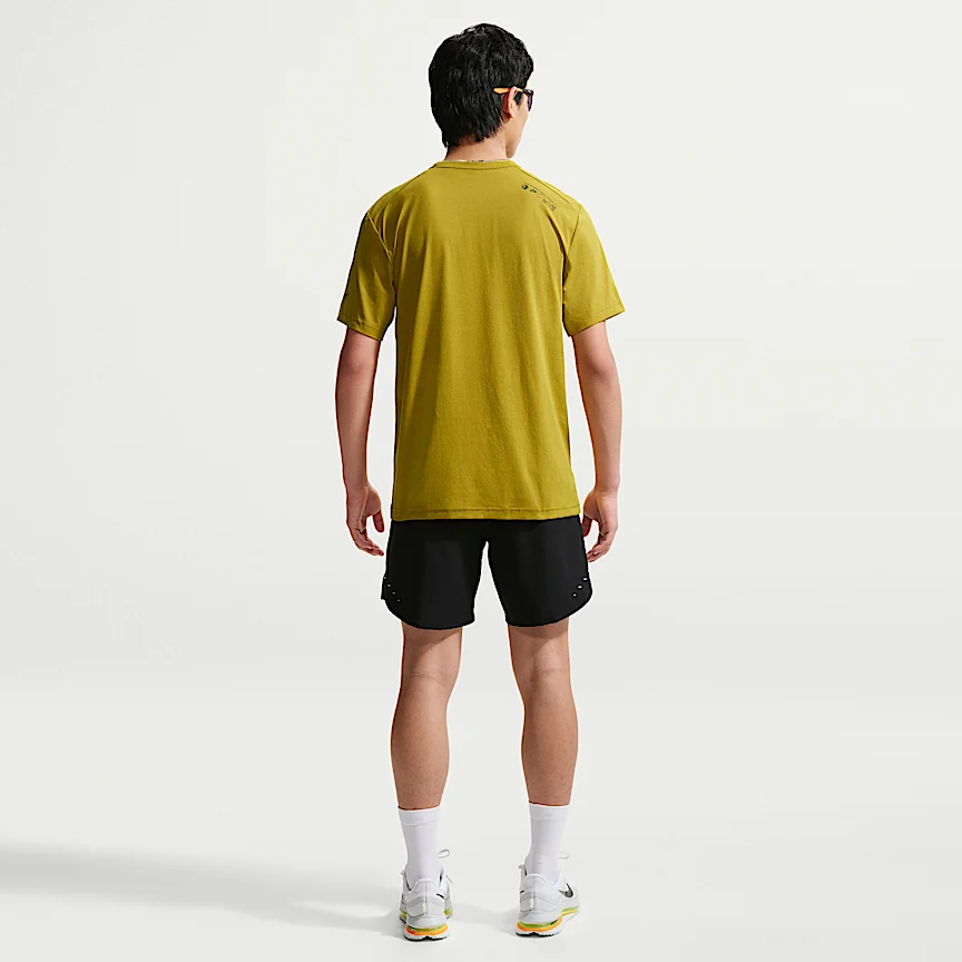 NIKE ハイバース — メンズ Dri-FIT UV プロテクション ショートスリーブ ランニングトップ - Image 5