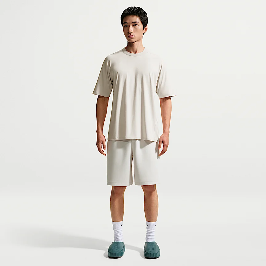 NIKE 24.7 ImpossiblySoft Light — Men's Dri-FIT Short-Sleeve T-Shirt - Image 4
