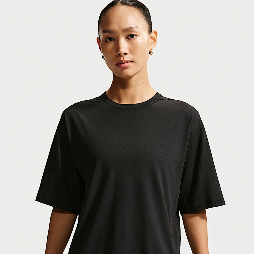 NIKE 24.7 ImpossiblySoft Light — Women's Dri-FIT Short-Sleeve T-Shirt