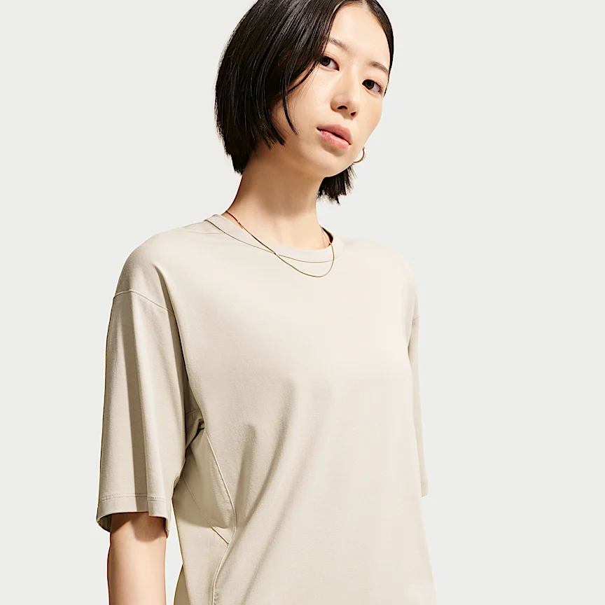 NIKE 24.7 ImpossiblySoft Light — Women's Dri-FIT Short-Sleeve T-Shirt - Image 3