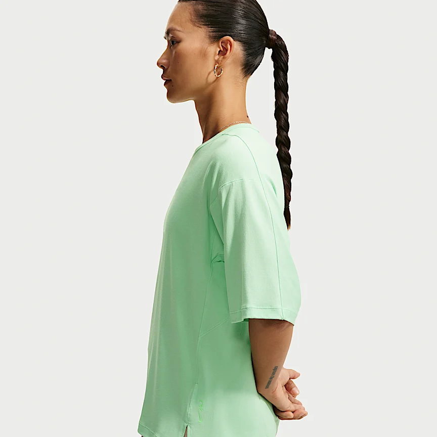 NIKE 24.7 ImpossiblySoft Light — Women's Dri-FIT Short-Sleeve T-Shirt - Image 3