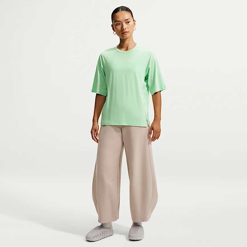 NIKE 24.7 ImpossiblySoft Light — Women's Dri-FIT Short-Sleeve T-Shirt - Image 4