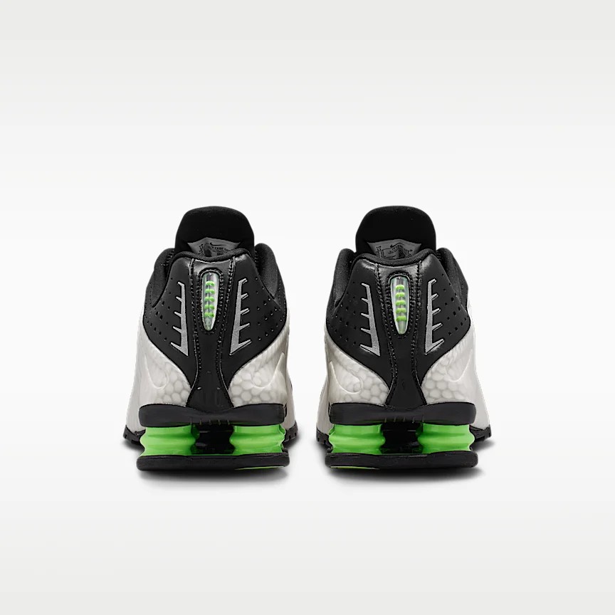 NIKE ショックス R4 SP — シューズ - Image 6