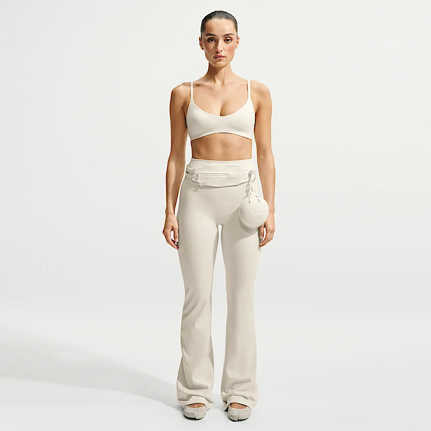 NIKE NikeSKIMS Matte — Women's Maikurosukupu Bra - Image 4