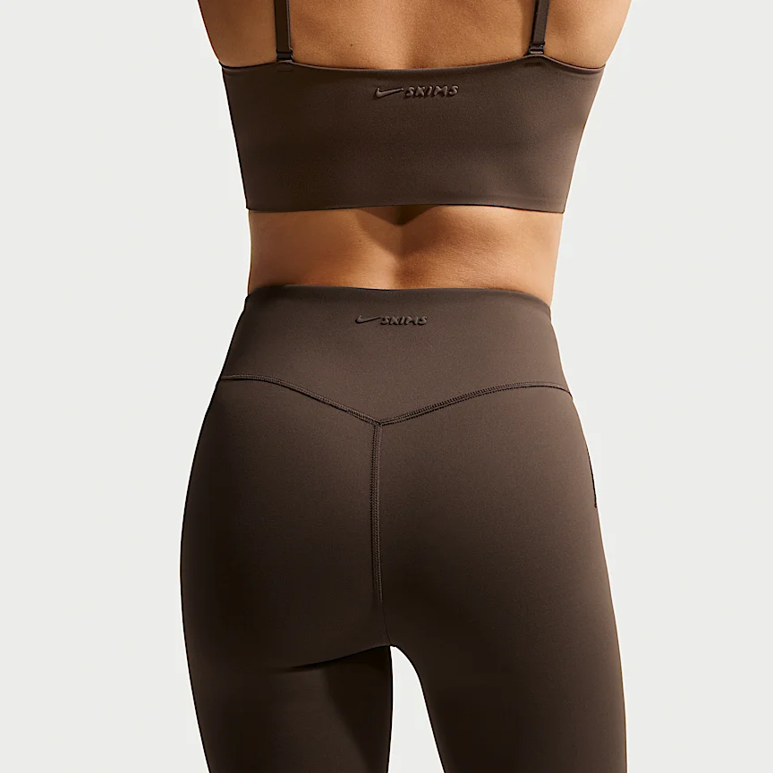 NIKE NikeSKIMS Matte — Women's High-Waisted 74cm Leggings - Image 3