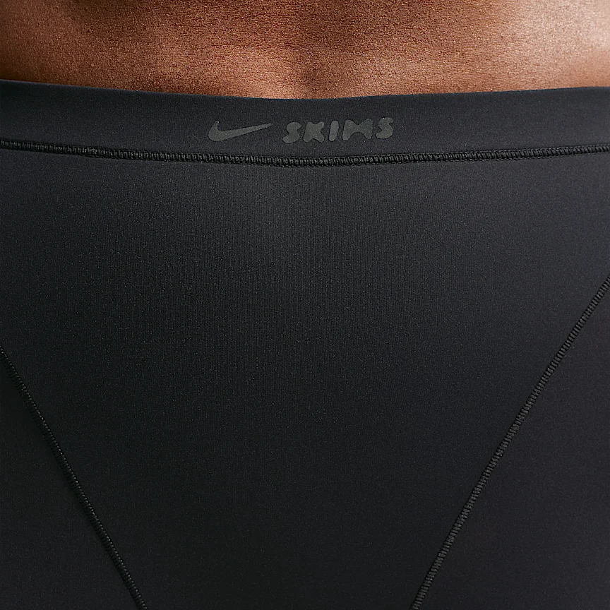 NIKE NikeSKIMS Weightless — ウィメンズ ハイウエスト Vパネル レギンス - Image 6