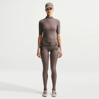 NIKE NikeSKIMS Weightless — ウィメンズ ハイウエスト Vパネル レギンス