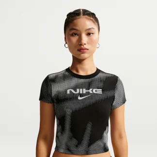NIKE スポーツウェア チル ニット — ウィメンズ スリム クロップド Tシャツ