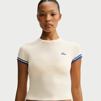 NIKE NikeSKIMS Stretch Knit — ウィメンズ クロップド クルーネック トップス