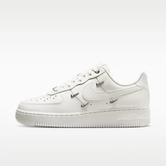 NIKE エア フォース 1 ‘07 LV8 — ウィメンズシューズ