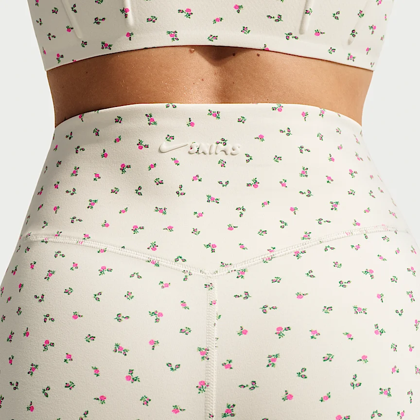 NIKE NikeSKIMS Matte — Women's Print High-Waisted 8cm Shorts - Image 6