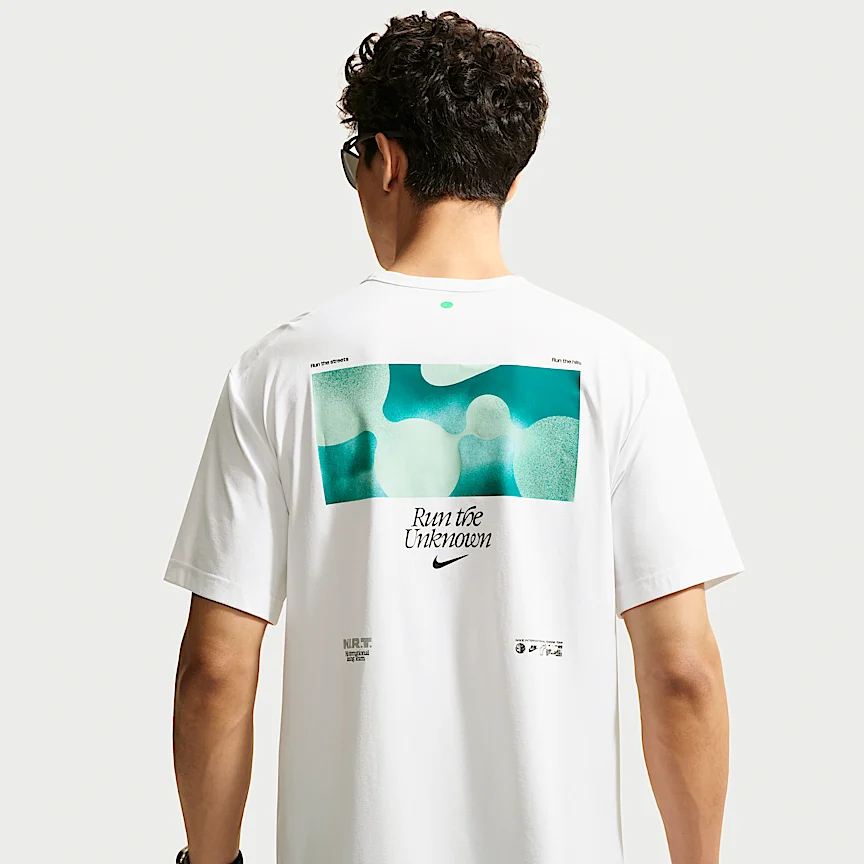 NIKE ハイバース — メンズ Dri-FIT UV プロテクション トレーニング Tシャツ - Image 2