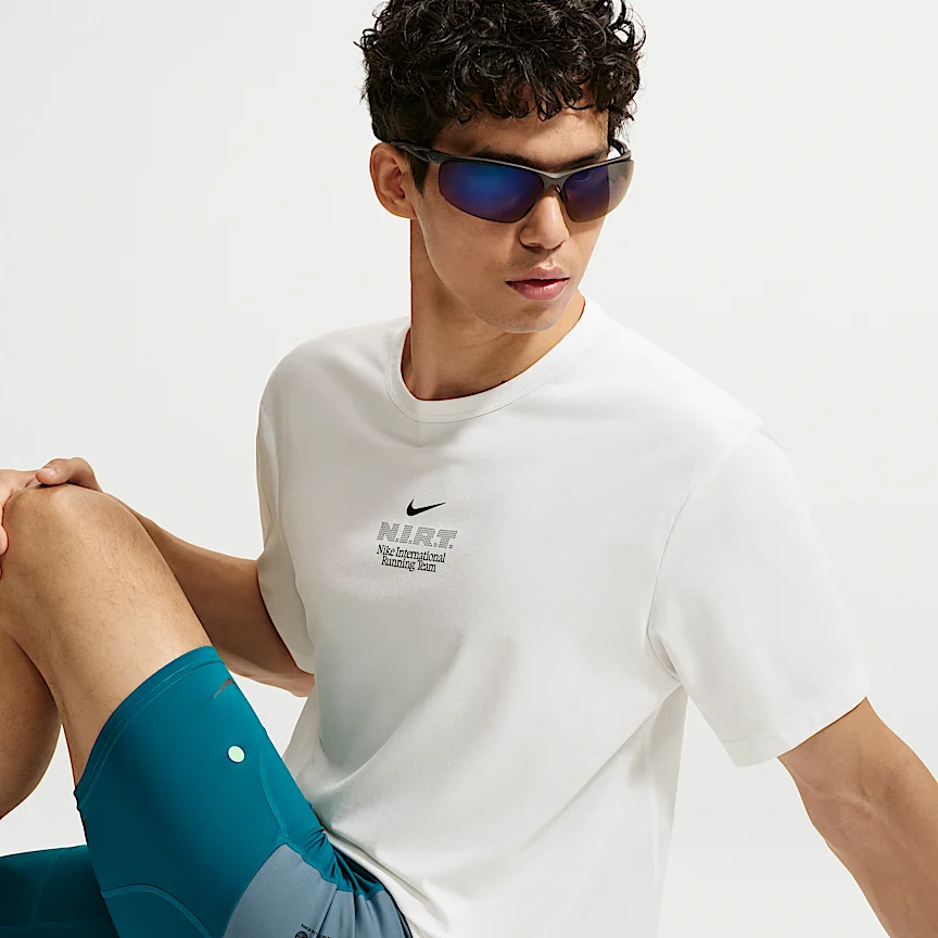 NIKE ハイバース — メンズ Dri-FIT UV プロテクション トレーニング Tシャツ - Image 3
