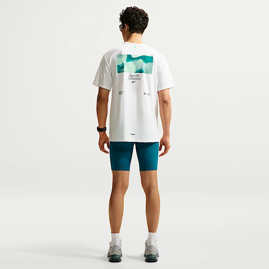 NIKE ハイバース — メンズ Dri-FIT UV プロテクション トレーニング Tシャツ - Image 5
