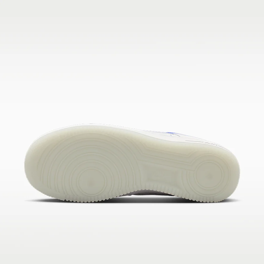 NIKE エア フォース 1 ‘07 LV8 — ウィメンズシューズ - Image 2