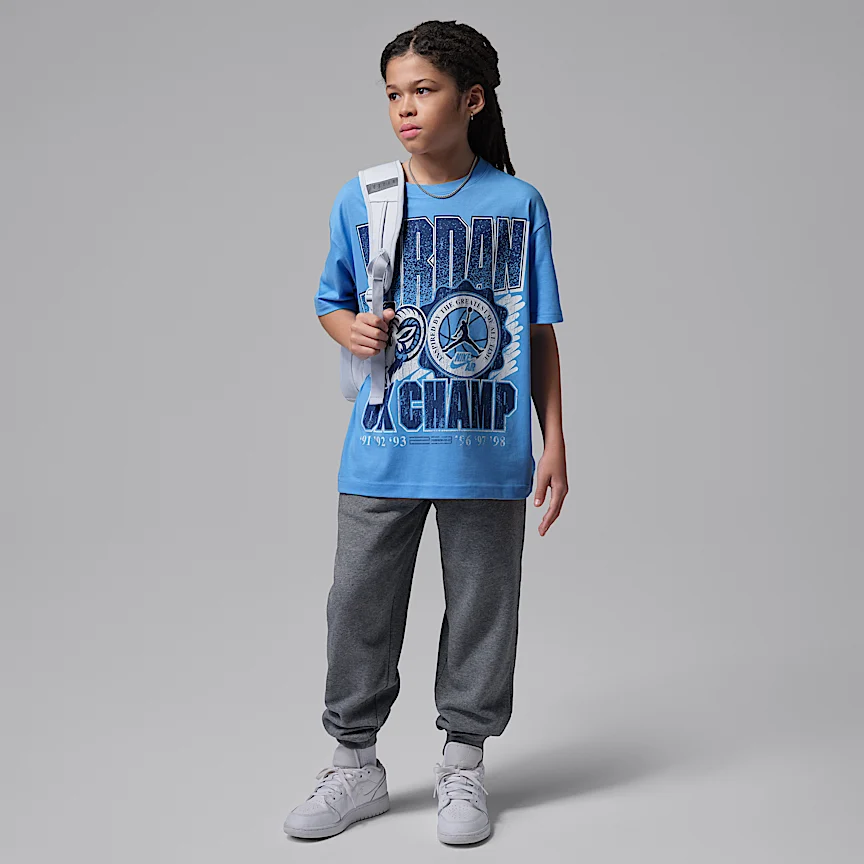 NIKE ジョーダン — ジュニア AJ11 ユニバーシティブルー レトロ GOAT Tシャツ - Image 5