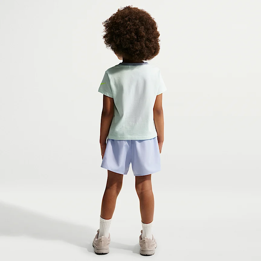 NIKE — リトルキッズ Dri-FIT Tシャツ アンド クロスオーバー ショートパンツ セット - Image 7