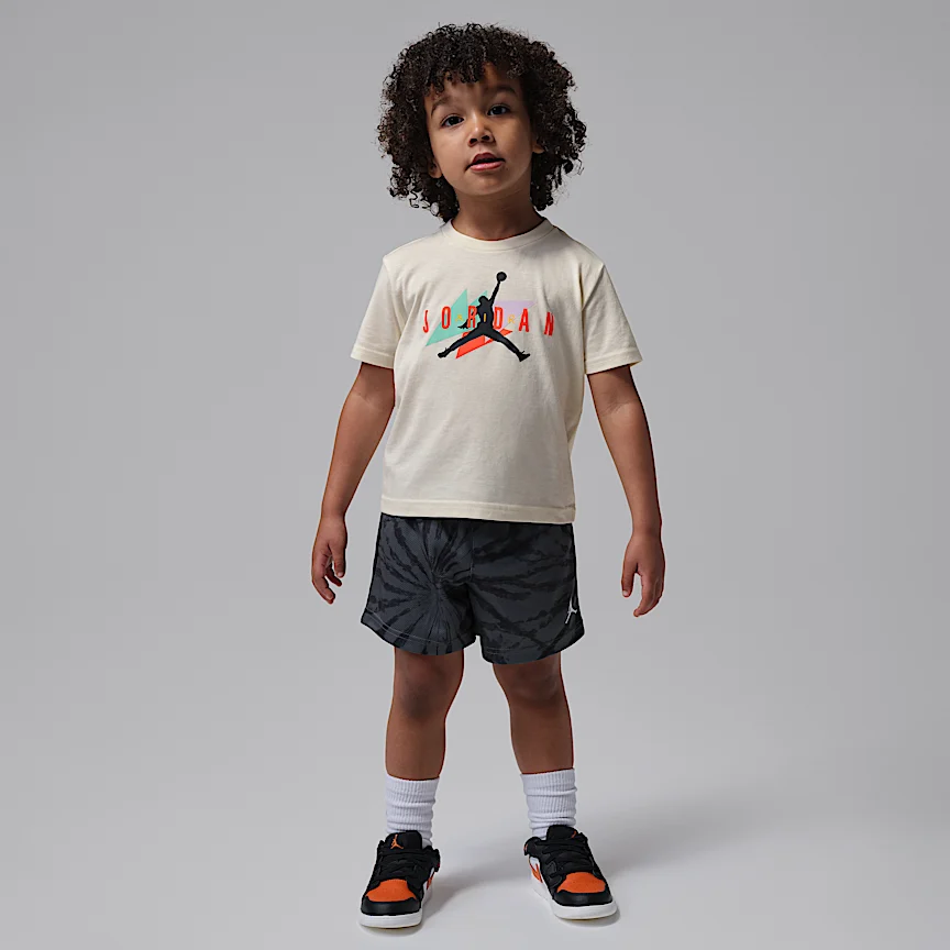 NIKE Jordan — Baby Two-Piece Fesutibaru Taidai Shorts Setto