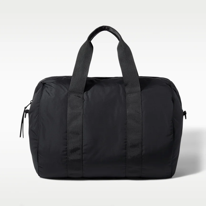 NIKE NikeSKIMS — ウィメンズ パファー ジムバッグ - Image 4