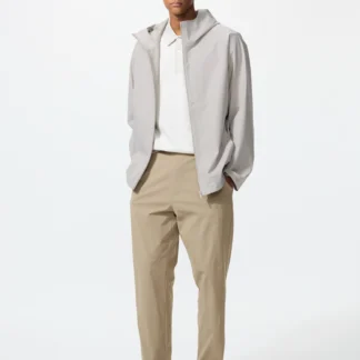 UNIQLO ウルトラストレッチアクティブテーパードパンツ
