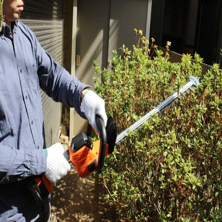 COSTCO Yard Force 24V Hedge Trimmer - Image 3