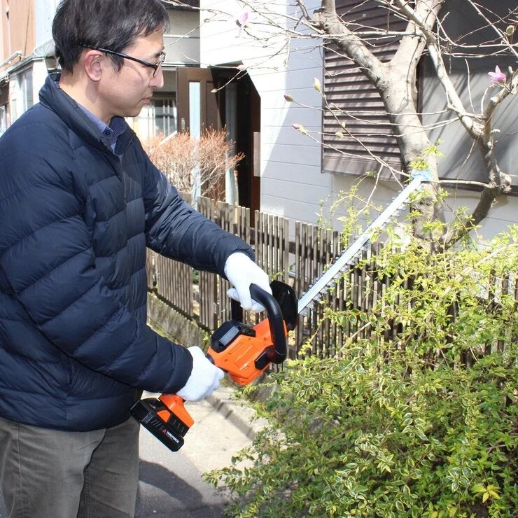 COSTCO Yard Force 24V Hedge Trimmer - Image 4