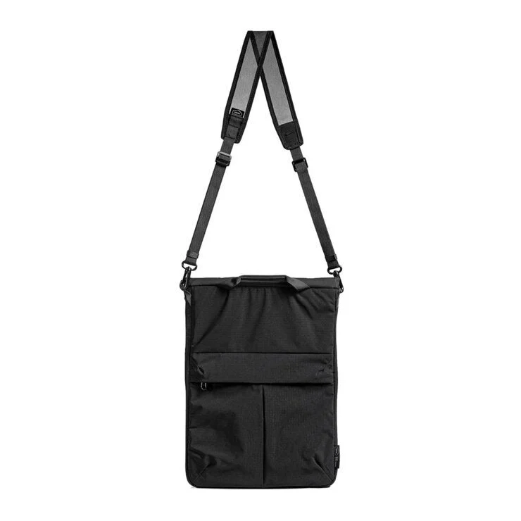 COSTCO bitplay / Essential 16-inch Laptop Sling / Black