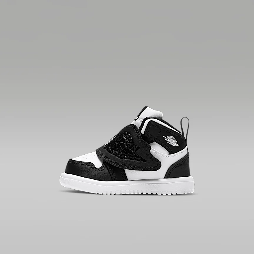 NIKE スカイ ジョーダン 1 — ベビー シューズ