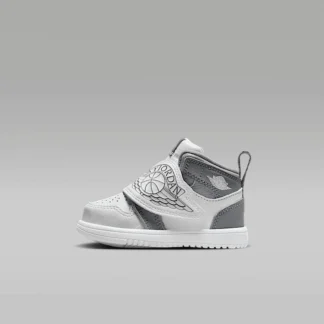 NIKE スカイ ジョーダン 1 — ベビー シューズ