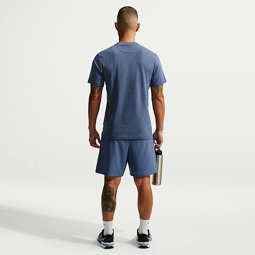 NIKE Dri-FIT プライマリー — メンズ トレーニング Tシャツ - Image 5