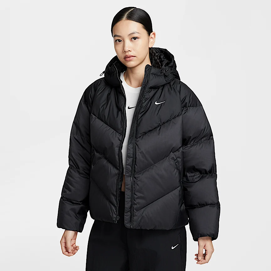 NIKE スポーツウェア ウィンドパファー — ウィメンズ Storm-FIT ルーズ フーデッド ダウン パファー