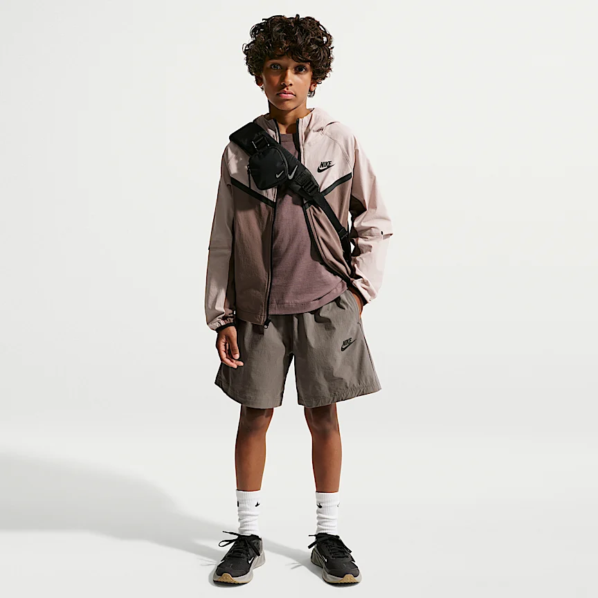 NIKE スポーツウェア テック — ジュニア (ボーイズ) ウーブン ショートパンツ