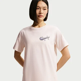 NIKE スポーツウェア クラシック — ウィメンズ オーバーサイズド Tシャツ