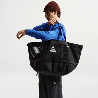 NIKE ACG — ギアトートバッグ (Lサイズ、55L)