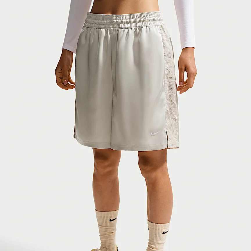 NIKE スポーツウェア チル レース — ウィメンズ ルーズ ミッドライズ ショートパンツ - Image 2