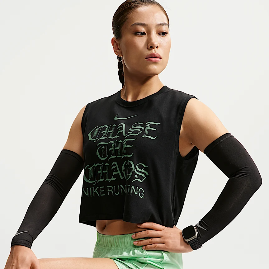 NIKE — ウィメンズ Dri-FIT ノースリーブ ランニング Tシャツ - Image 3