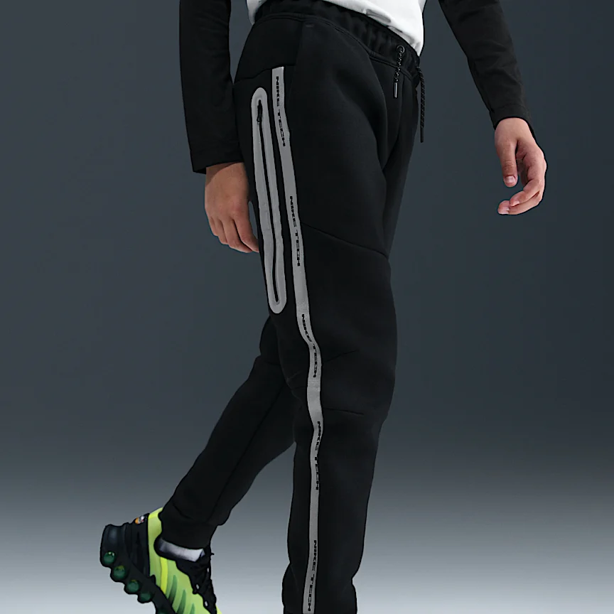 NIKE スポーツウェア テック フリース — ジュニア ジョガー リフレクティブ (再帰反射) デザインのアクセント付き - Image 2
