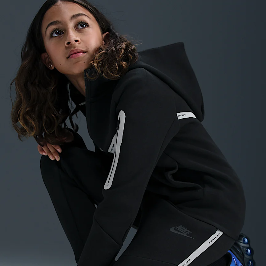 NIKE スポーツウェア テック フリース — ジュニア ジョガー リフレクティブ (再帰反射) デザインのアクセント付き - Image 5