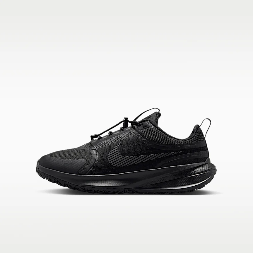 NIKE スター ランナー ユーティリティ — ジュニア ランニングシューズ トグル付き