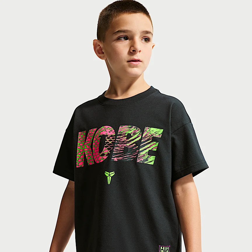 NIKE コービー マンバキュリアル — ジュニア Dri-FIT バスケットボール Tシャツ
