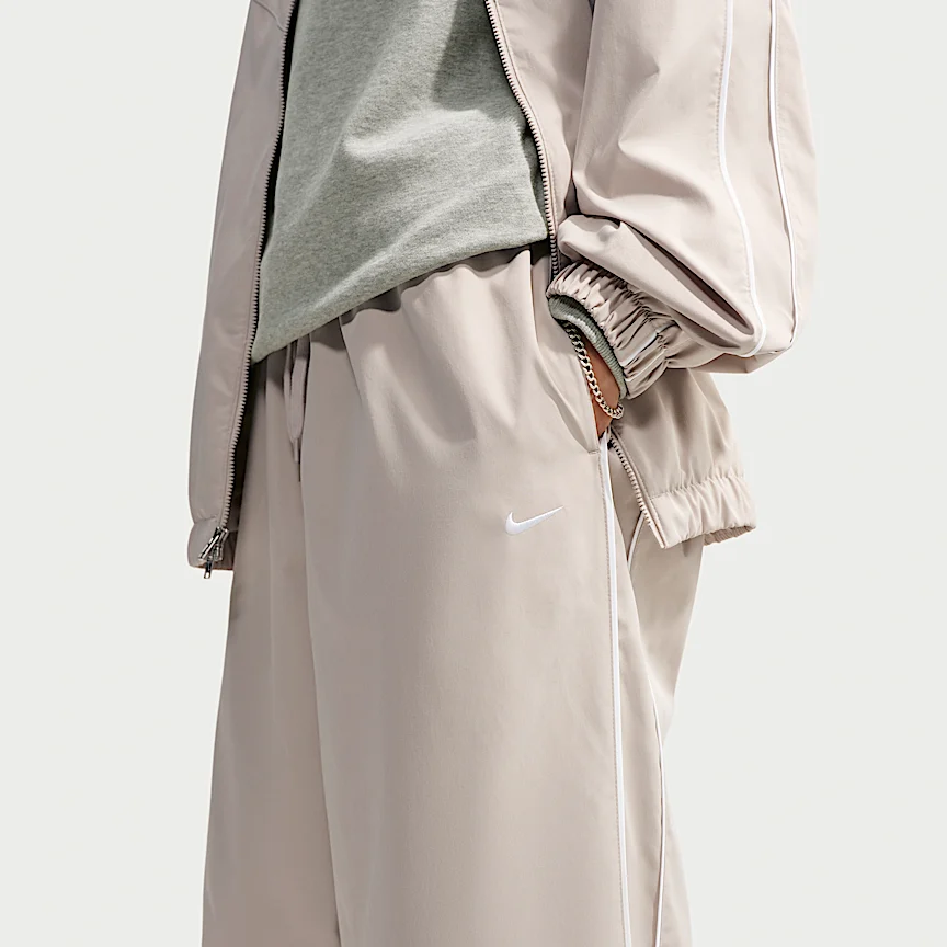 NIKE Sportswear — ウィメンズ ルーズ ハイウエスト トラックパンツ - Image 4