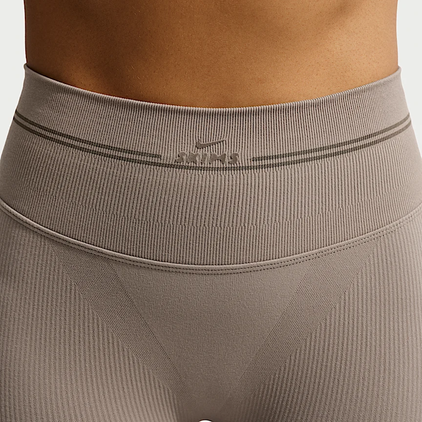 NIKE NikeSKIMS Ribbed Seamless — Women's High-Waisted 26" Leggings - Image 6