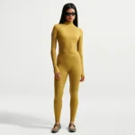 NIKE NikeSKIMS Weightless — Women's High-Waisted V-Panel Leggings